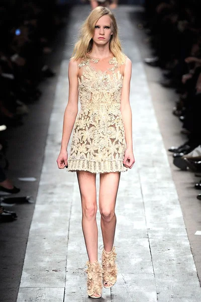 Look 28